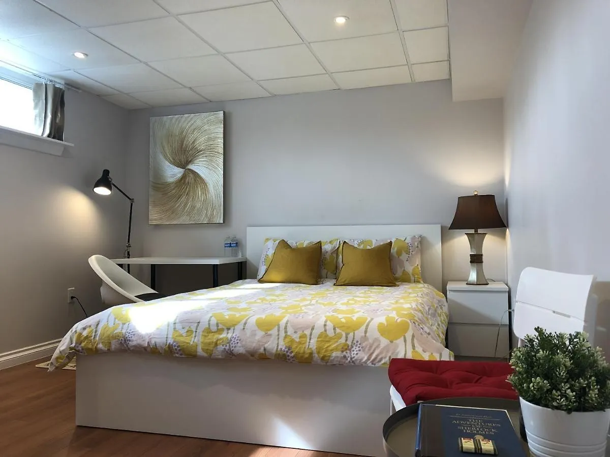 Peaceful Cosy Room With Garden View, Private Parking Toronto