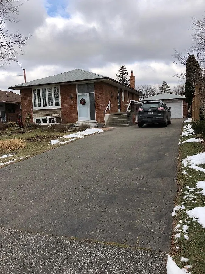 Peaceful Cosy Room With Garden View, Private Parking Toronto